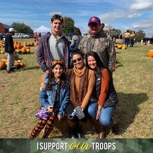 Meet your Posher, Gloria